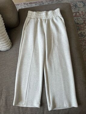 Old Navy Cream Elastic-Waist Butter Soft Sweat Pants